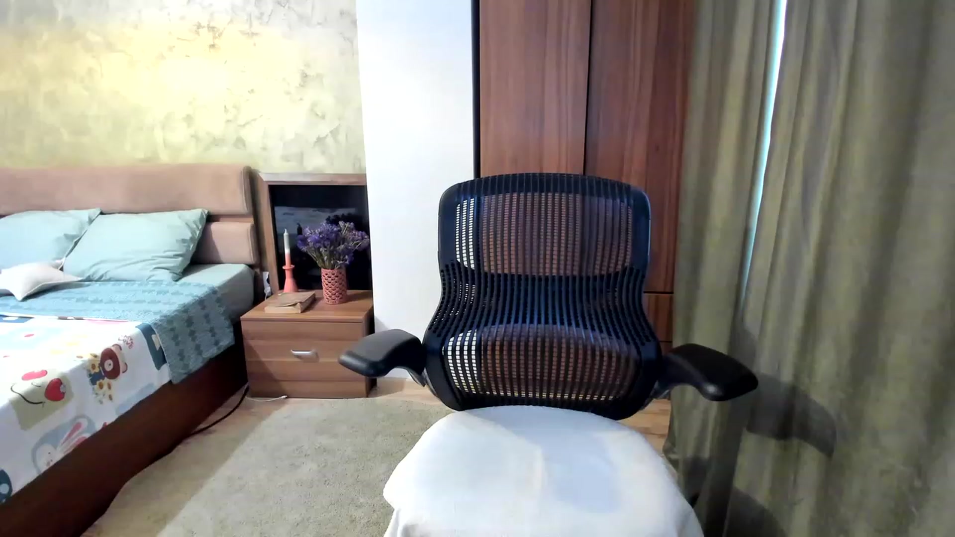 Gallery image thumbnail from DebraPaige's myfreecams stream on, 03/17/2023, 11:21 image 14 of 20