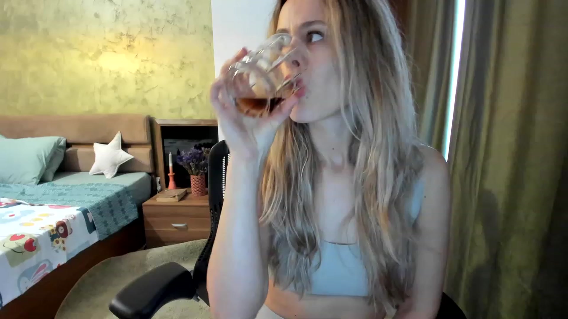 Gallery image thumbnail from DebraPaige's myfreecams stream on, 03/17/2023, 14:11 image 15 of 20