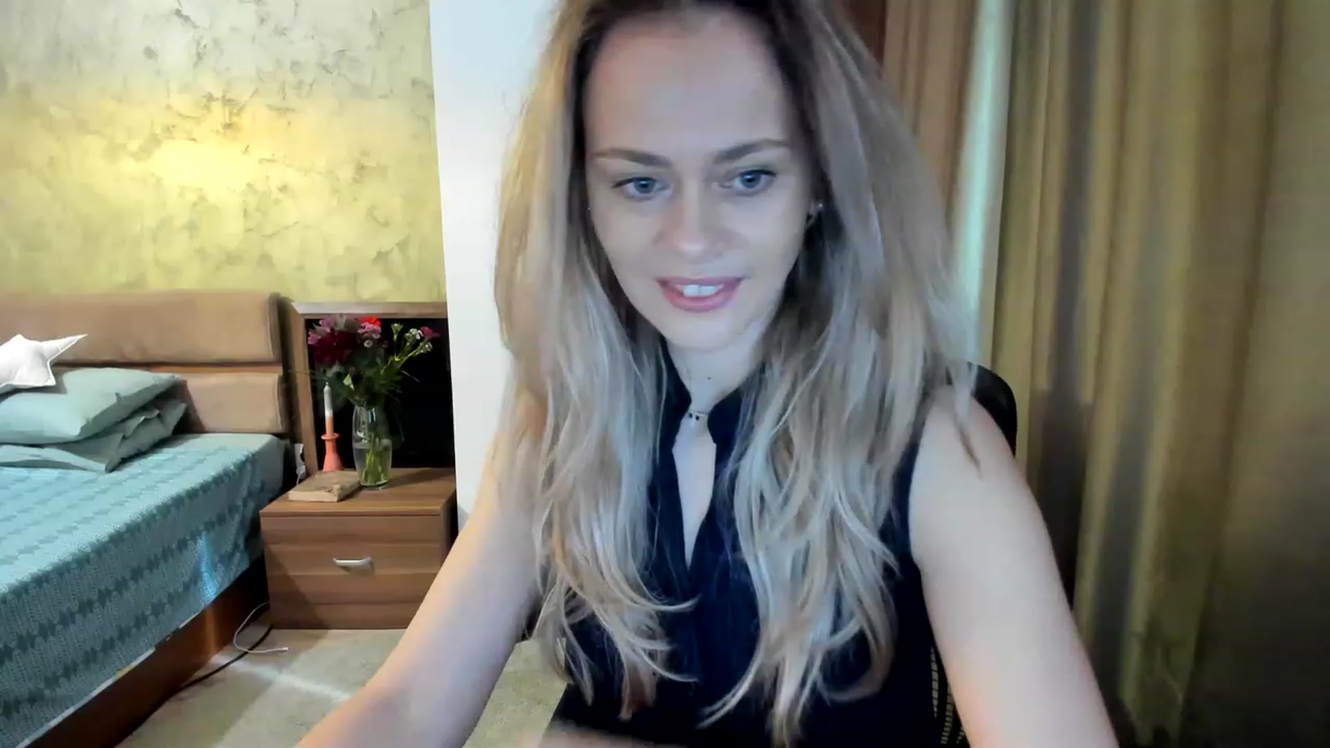 Gallery image thumbnail from DebraPaige's myfreecams stream on, 03/20/2023, 08:20 image 7 of 20