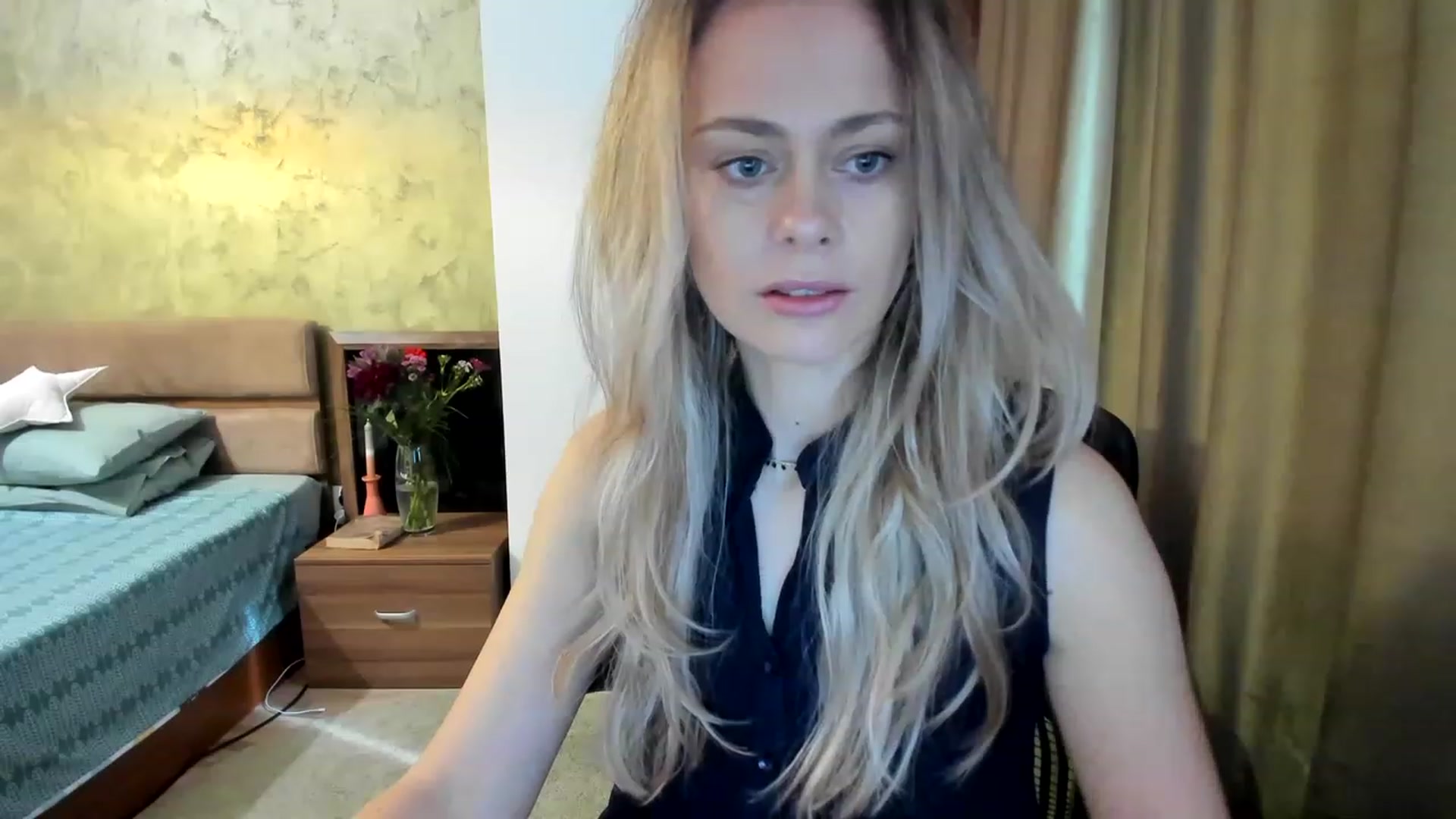 Gallery image thumbnail from DebraPaige's myfreecams stream on, 03/20/2023, 08:20 image 12 of 20