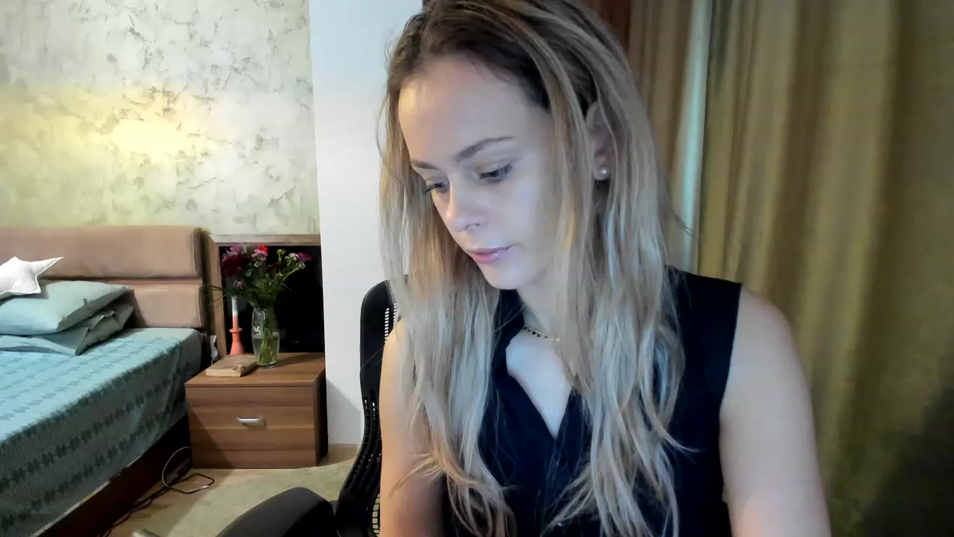 Gallery image thumbnail from DebraPaige's myfreecams stream on, 03/20/2023, 08:20 image 1 of 20