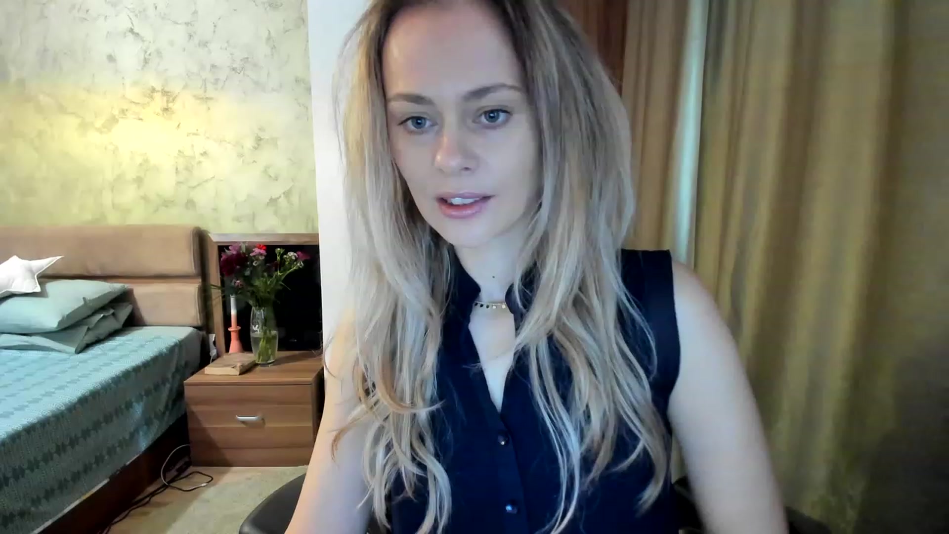 Gallery image thumbnail from DebraPaige's myfreecams stream on, 03/20/2023, 08:20 image 3 of 20