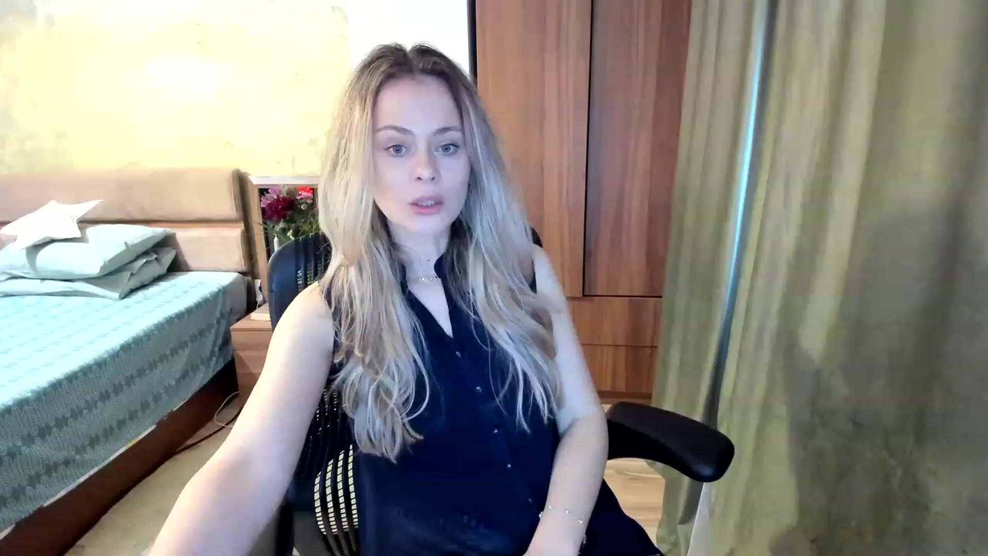 Gallery image thumbnail from DebraPaige's myfreecams stream on, 03/20/2023, 11:06 image 20 of 20