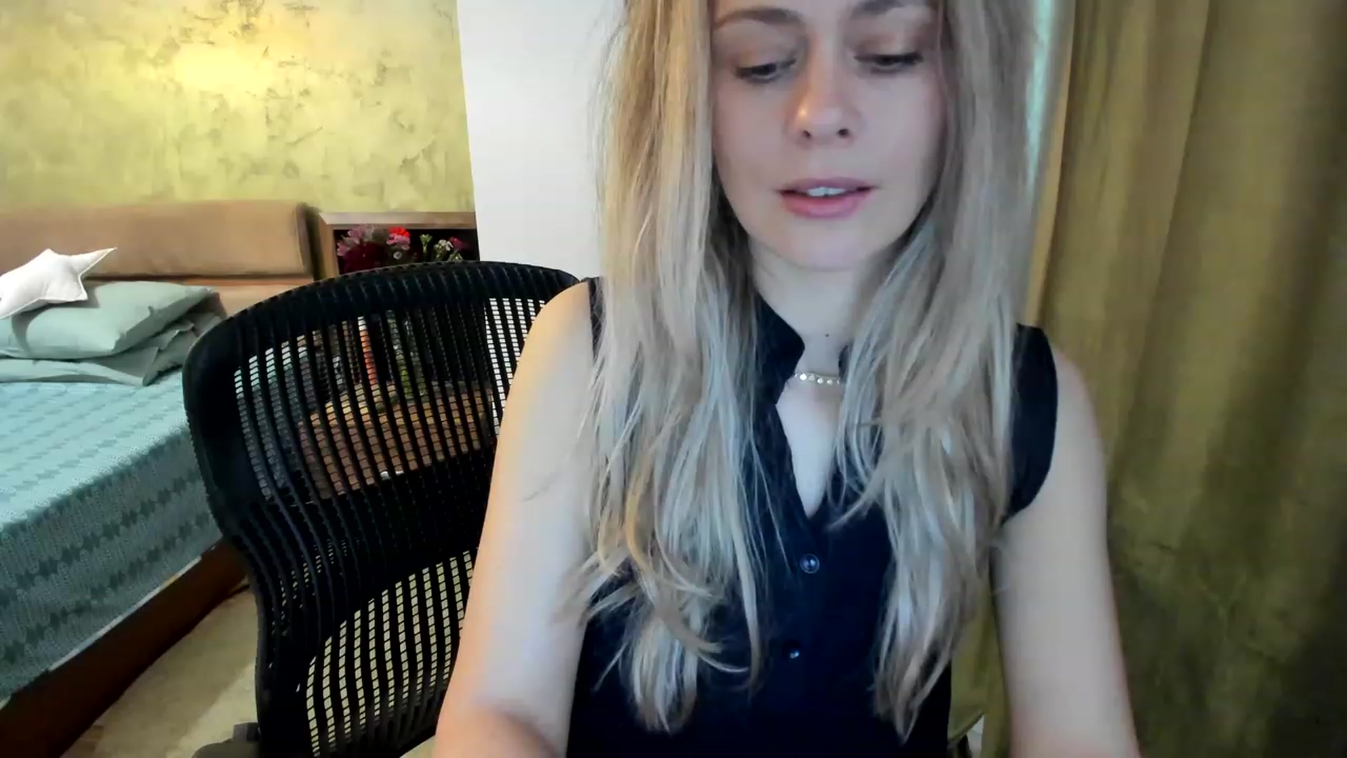 Gallery image thumbnail from DebraPaige's myfreecams stream on, 03/20/2023, 11:06 image 7 of 20