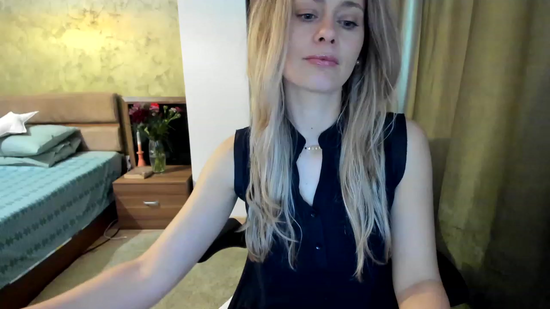 Gallery image thumbnail from DebraPaige's myfreecams stream on, 03/20/2023, 11:06 image 10 of 20