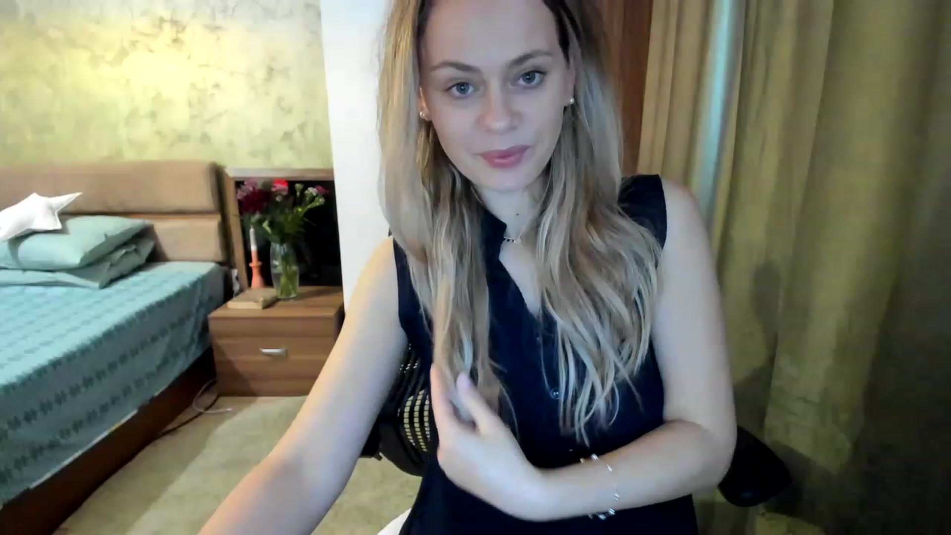 Gallery image thumbnail from DebraPaige's myfreecams stream on, 03/20/2023, 11:06 image 13 of 20