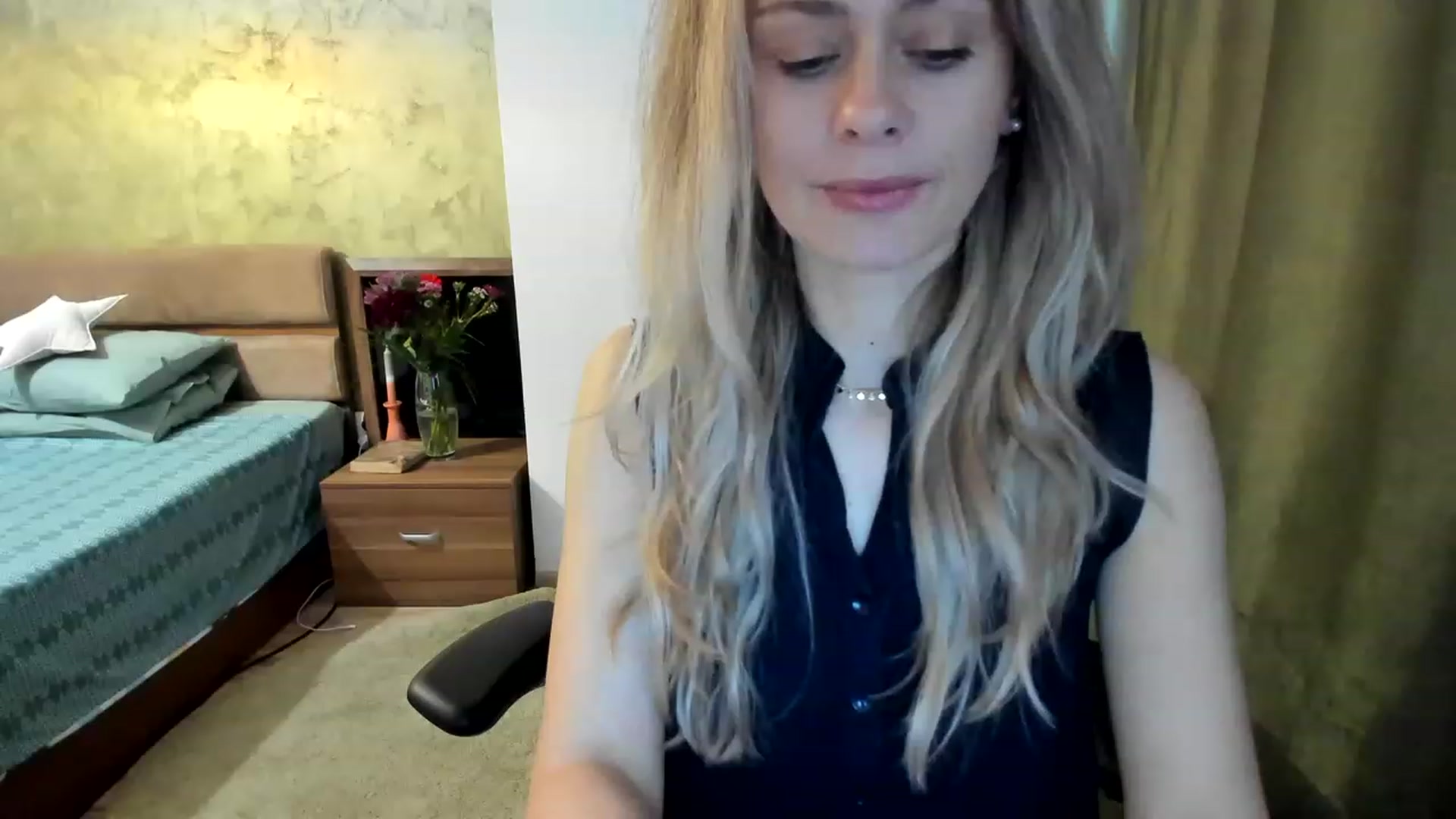 Gallery image thumbnail from DebraPaige's myfreecams stream on, 03/20/2023, 11:06 image 15 of 20