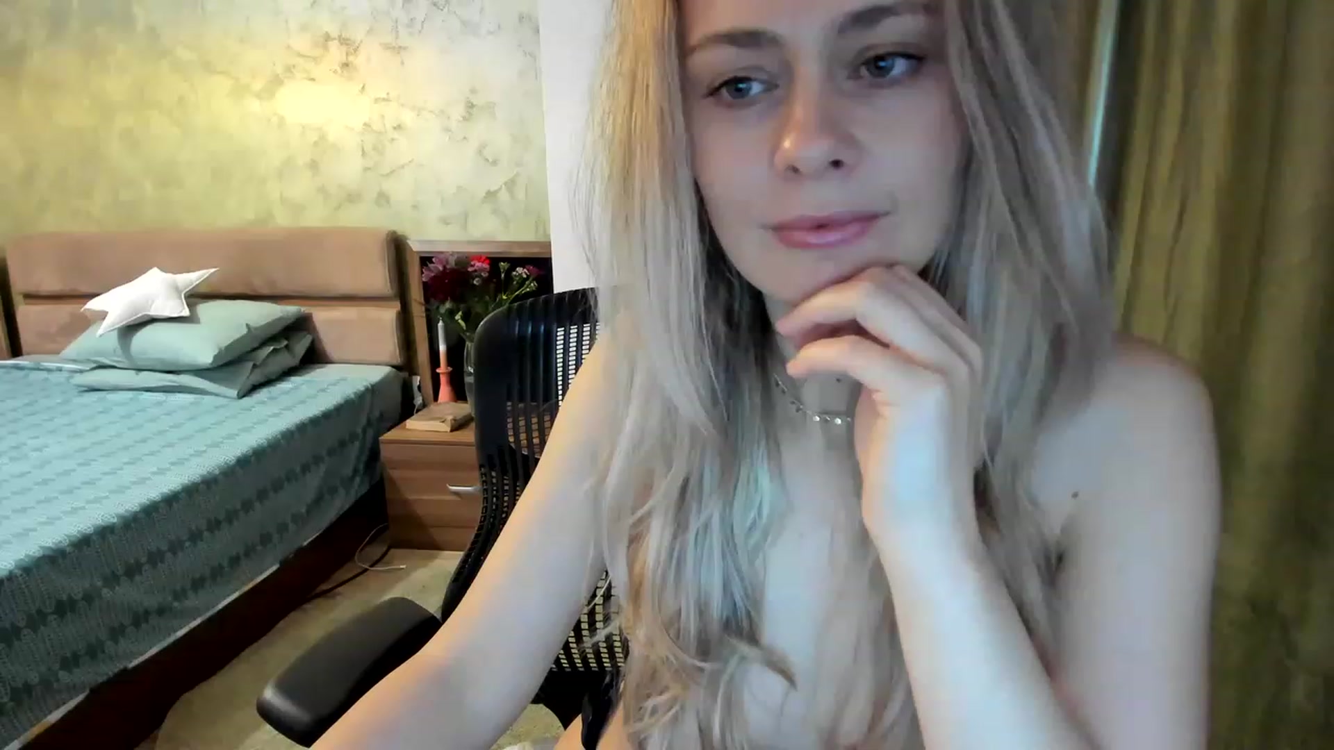 Gallery image thumbnail from DebraPaige's myfreecams stream on, 03/20/2023, 11:53 image 8 of 20