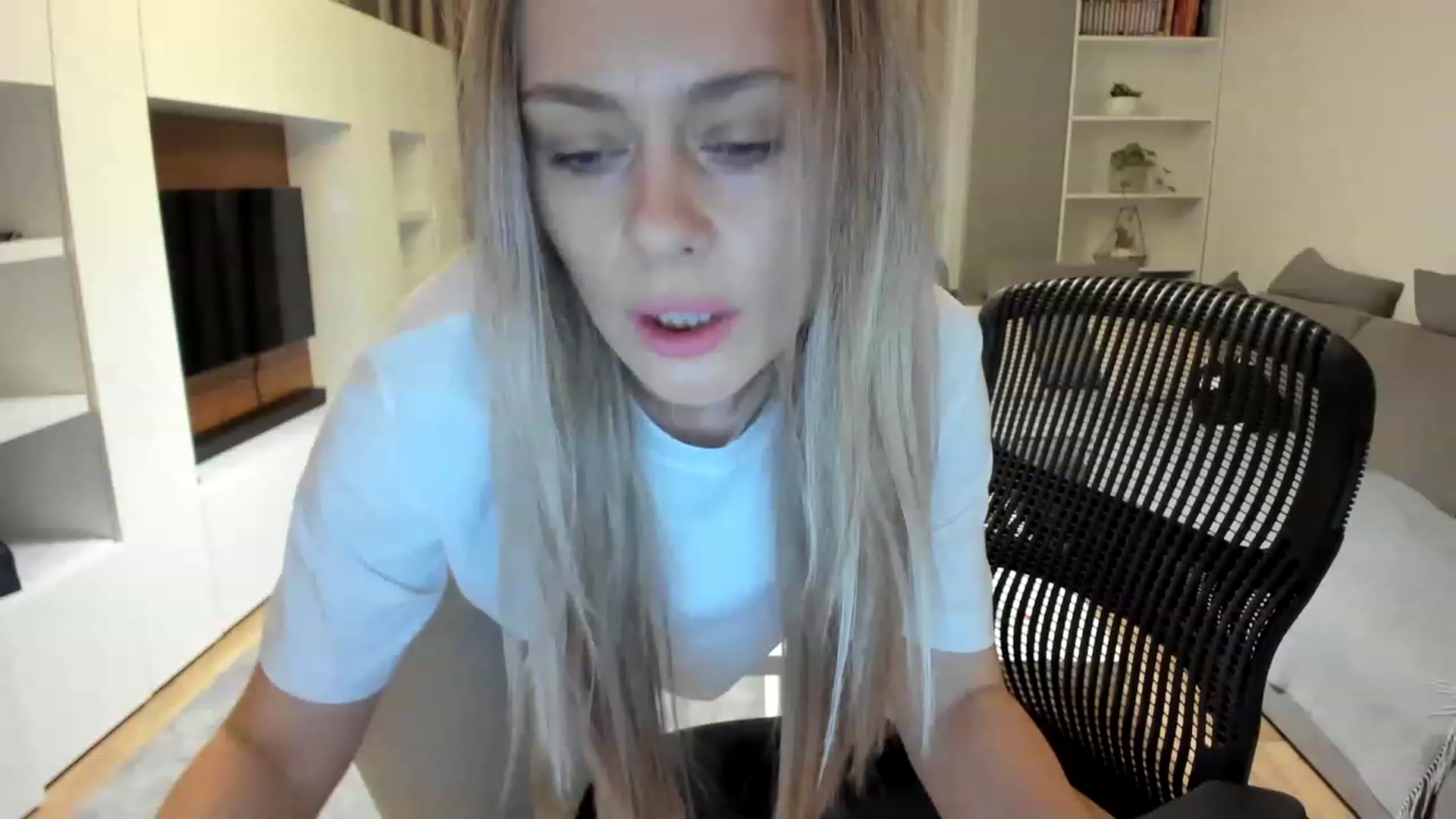 Gallery image thumbnail from DebraPaige's myfreecams stream on, 03/22/2023, 07:53 image 19 of 20
