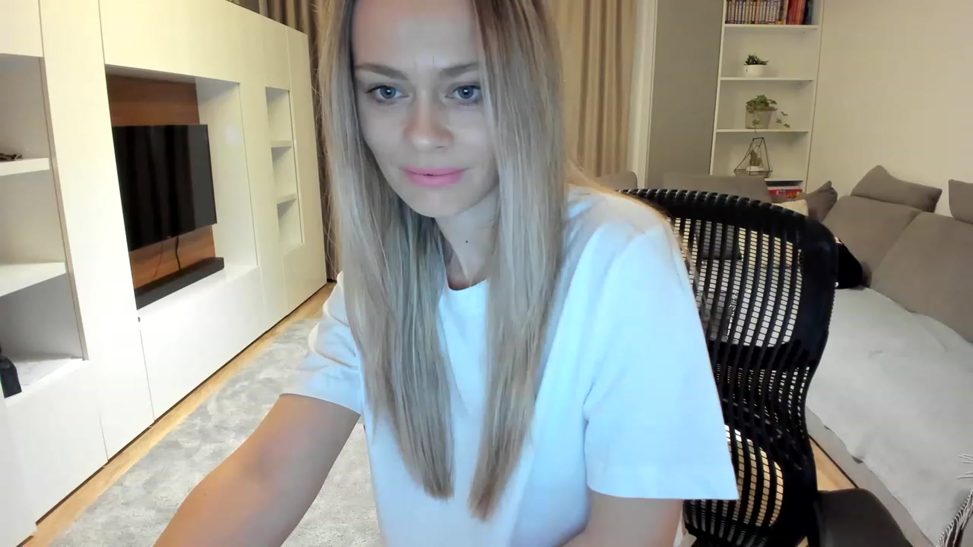 Gallery image thumbnail from DebraPaige's myfreecams stream on, 03/22/2023, 07:53 image 10 of 20