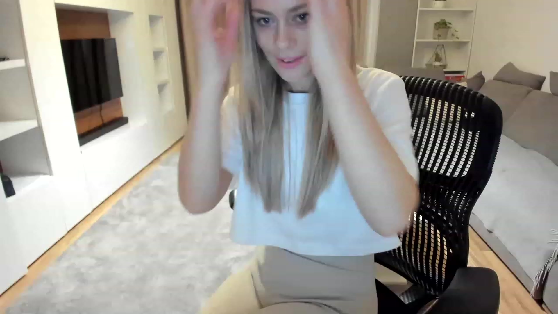 Gallery image thumbnail from DebraPaige's myfreecams stream on, 03/22/2023, 07:53 image 4 of 20