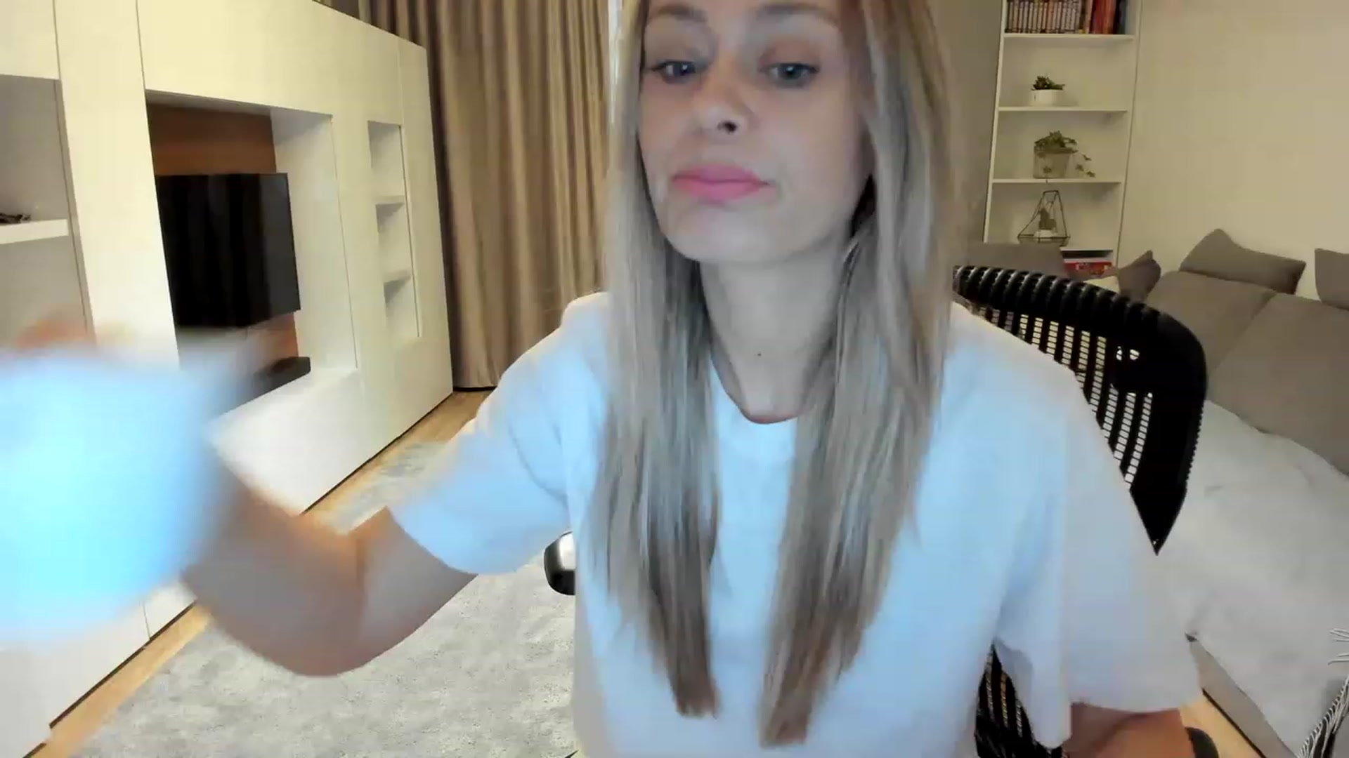 Gallery image thumbnail from DebraPaige's myfreecams stream on, 03/22/2023, 07:53 image 6 of 20