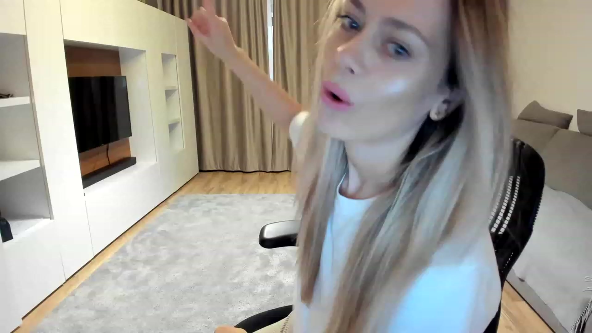 Gallery image thumbnail from DebraPaige's myfreecams stream on, 03/22/2023, 07:53 image 7 of 20