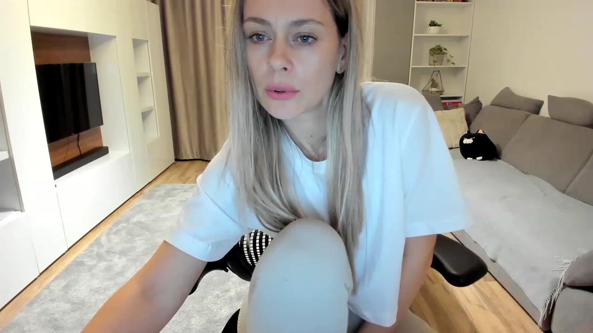 Gallery image thumbnail from DebraPaige's myfreecams stream on, 03/22/2023, 10:51 image 20 of 20