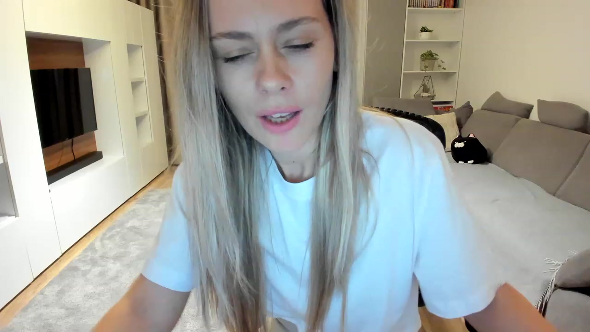 Gallery image thumbnail from DebraPaige's myfreecams stream on, 03/22/2023, 10:51 image 16 of 20