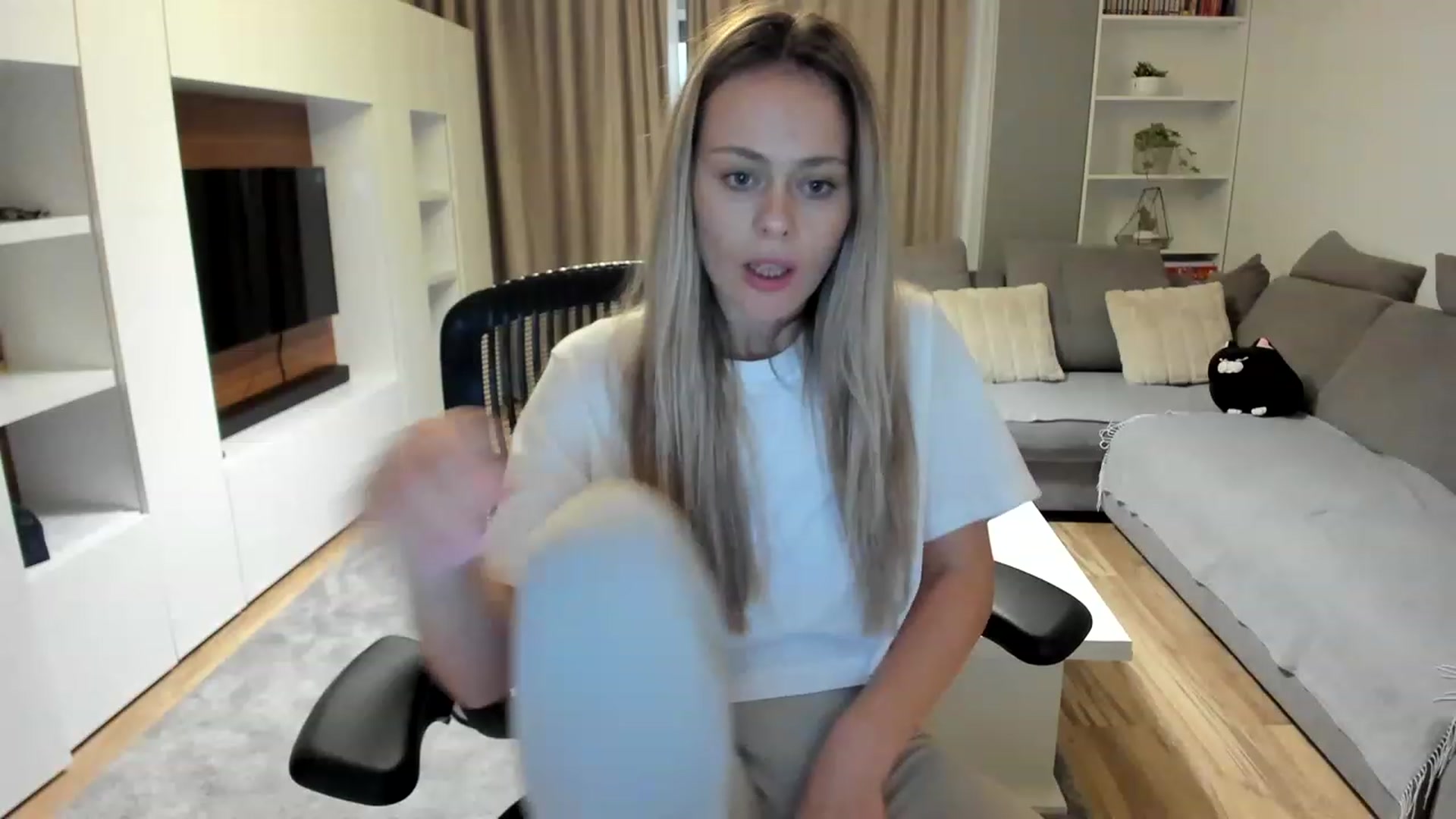 Gallery image thumbnail from DebraPaige's myfreecams stream on, 03/22/2023, 12:59 image 5 of 20
