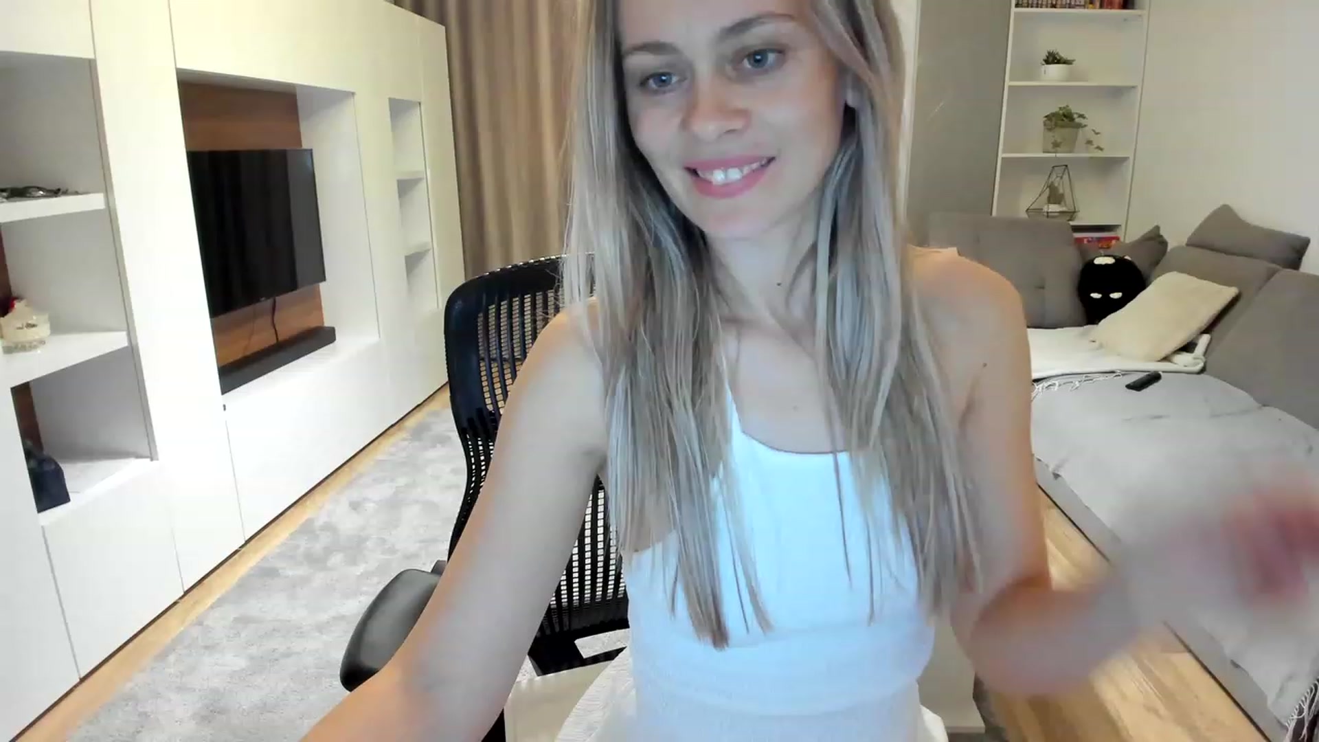 Gallery image thumbnail from DebraPaige's myfreecams stream on, 03/23/2023, 13:11 image 8 of 20