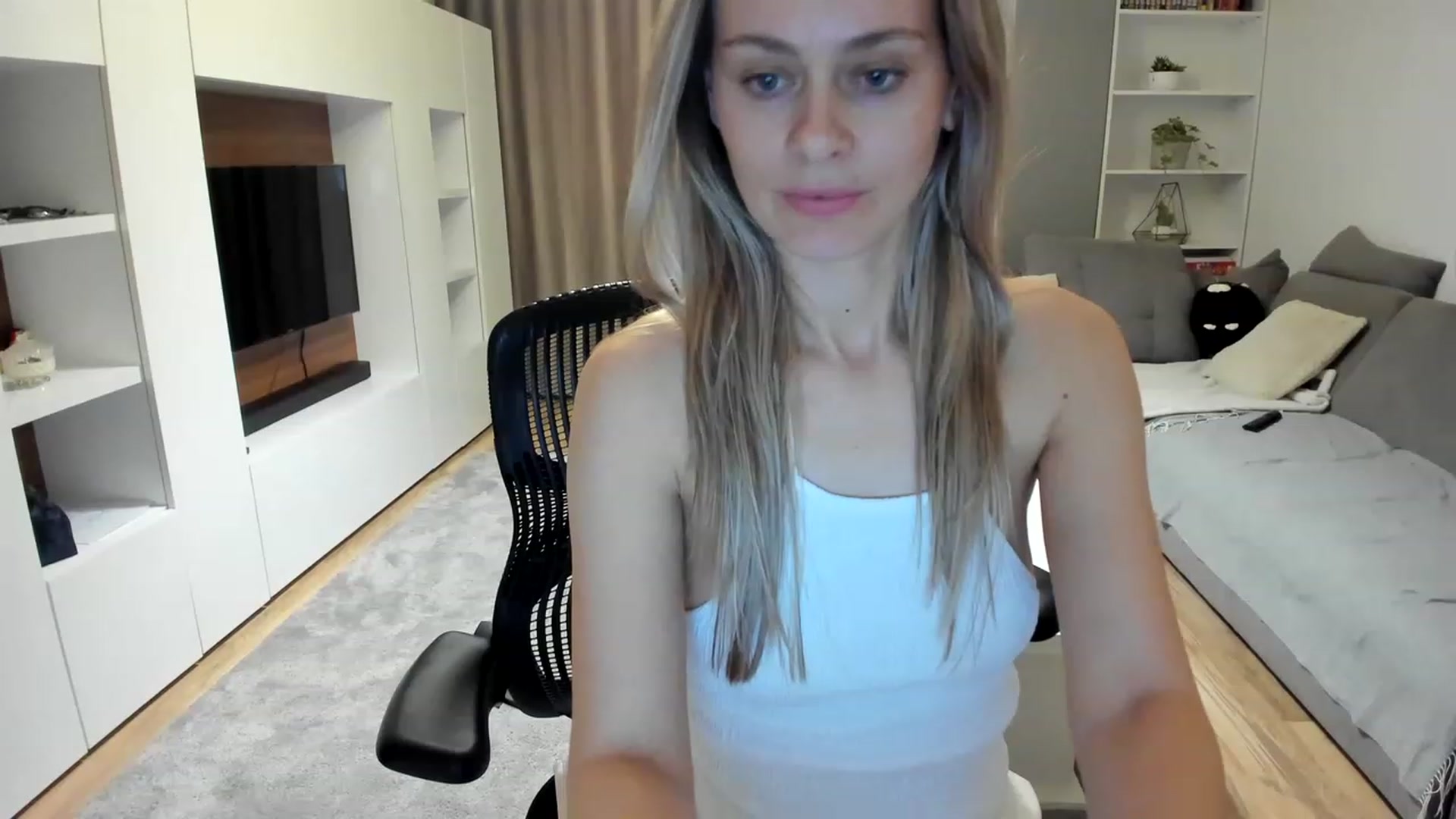 Gallery image thumbnail from DebraPaige's myfreecams stream on, 03/23/2023, 13:11 image 6 of 20