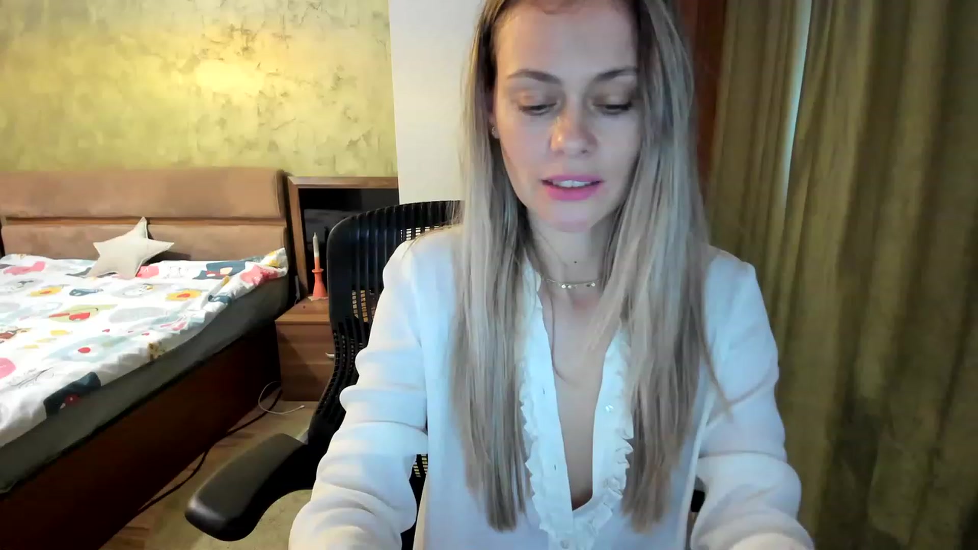 Gallery image thumbnail from DebraPaige's myfreecams stream on, 03/27/2023, 12:27 image 20 of 20