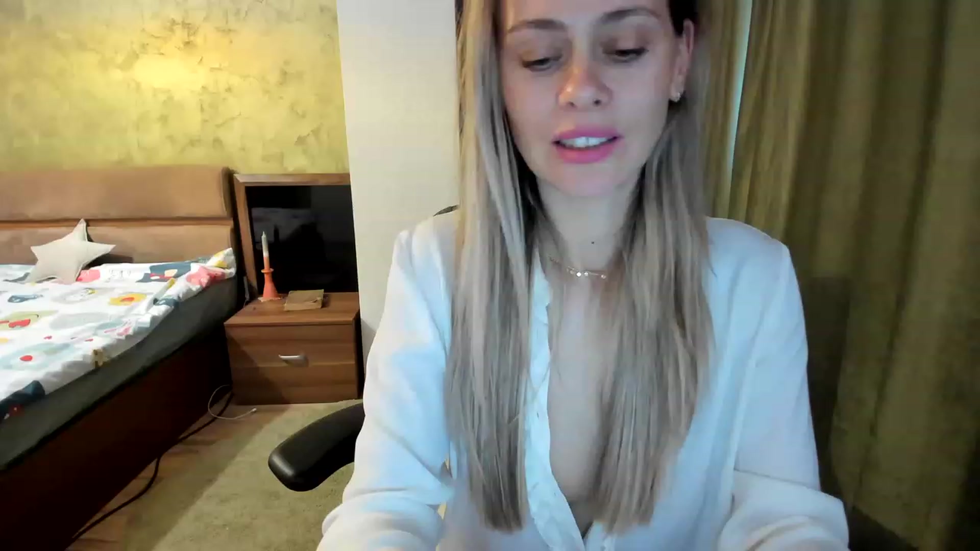 Gallery image thumbnail from DebraPaige's myfreecams stream on, 03/27/2023, 12:27 image 15 of 20