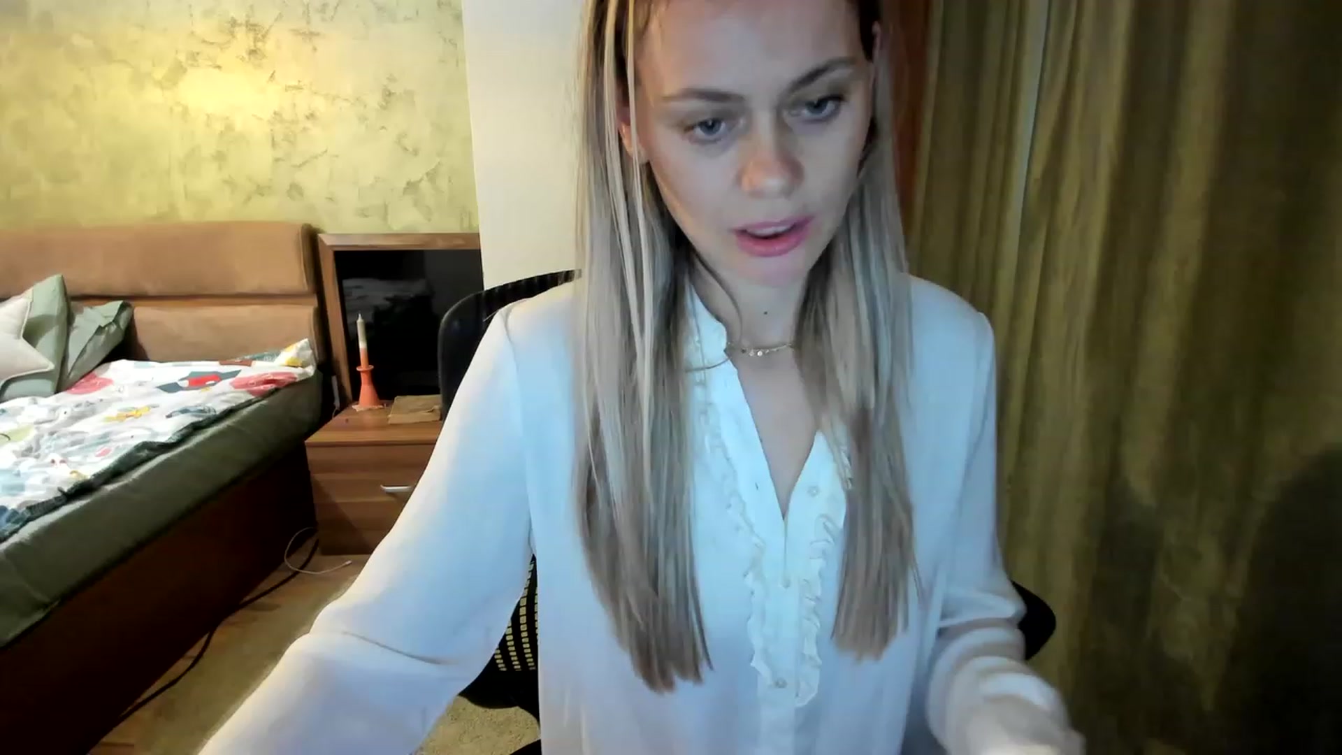 Gallery image thumbnail from DebraPaige's myfreecams stream on, 03/27/2023, 14:33 image 6 of 20