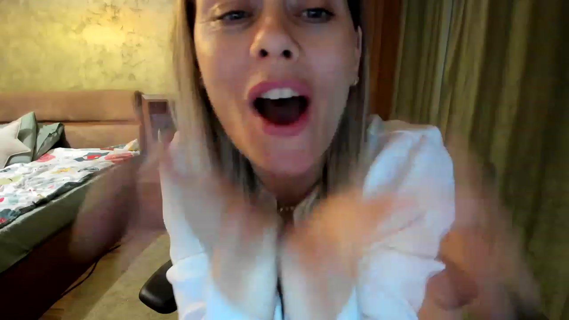 Gallery image thumbnail from DebraPaige's myfreecams stream on, 03/27/2023, 14:33 image 13 of 20