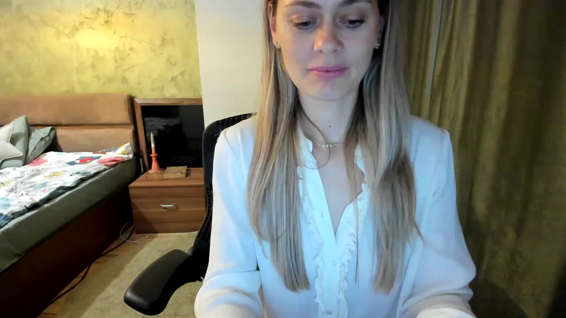 Gallery image thumbnail from DebraPaige's myfreecams stream on, 03/27/2023, 14:33 image 7 of 20