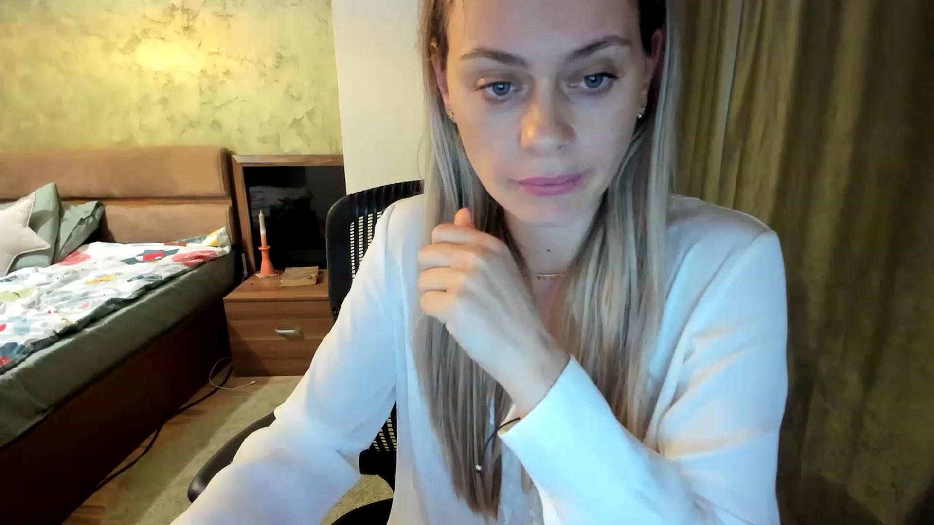 Gallery image thumbnail from DebraPaige's myfreecams stream on, 03/27/2023, 14:33 image 11 of 20