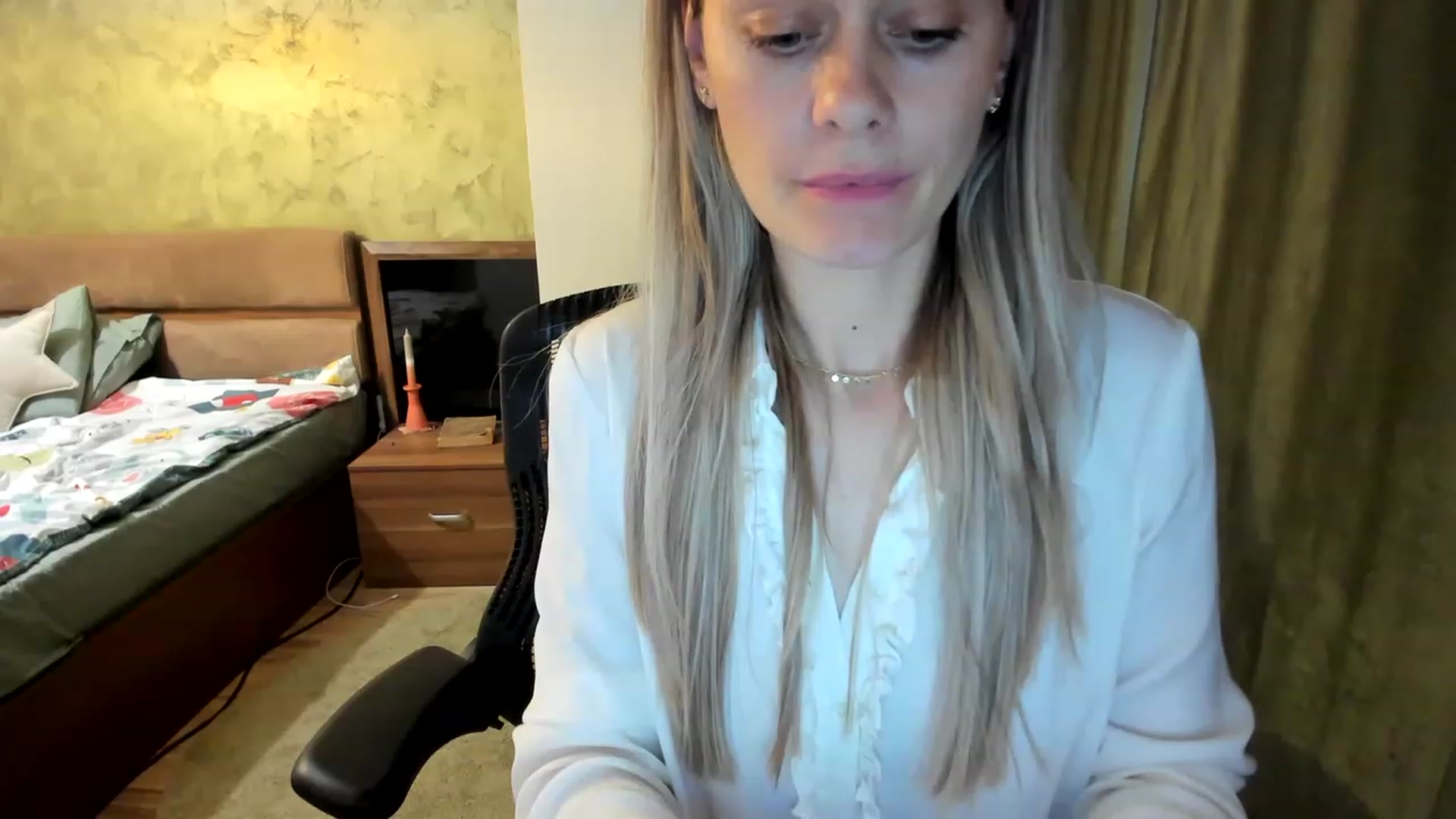 Gallery image thumbnail from DebraPaige's myfreecams stream on, 03/27/2023, 14:33 image 10 of 20