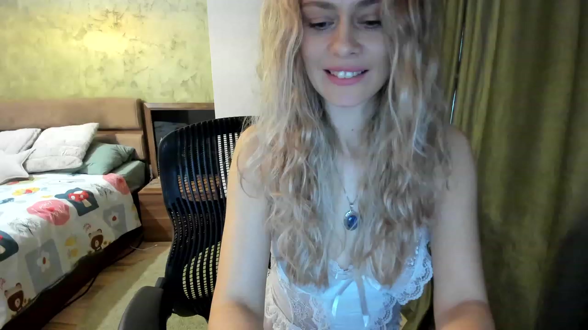 Gallery image thumbnail from DebraPaige's myfreecams stream on, 03/28/2023, 08:39 image 14 of 20