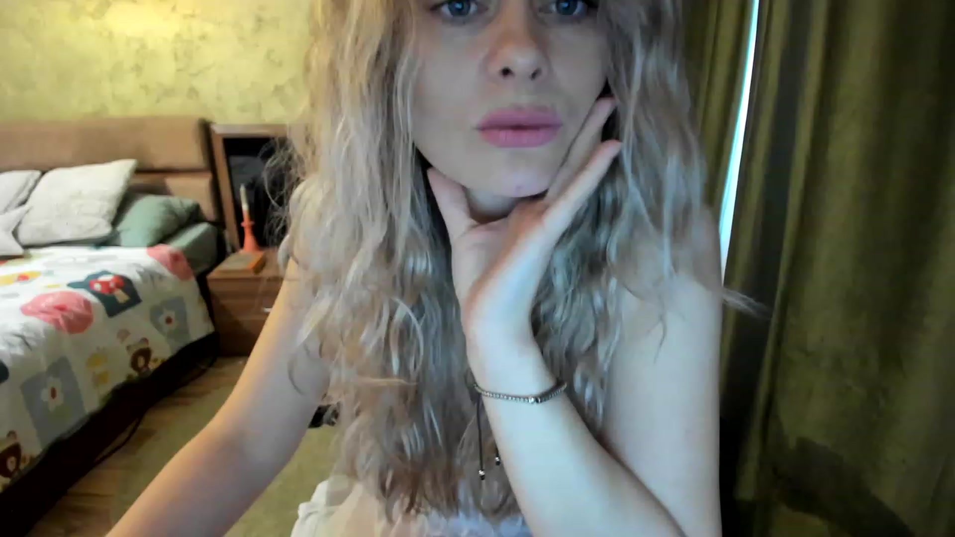 Gallery image thumbnail from DebraPaige's myfreecams stream on, 03/28/2023, 08:39 image 12 of 20