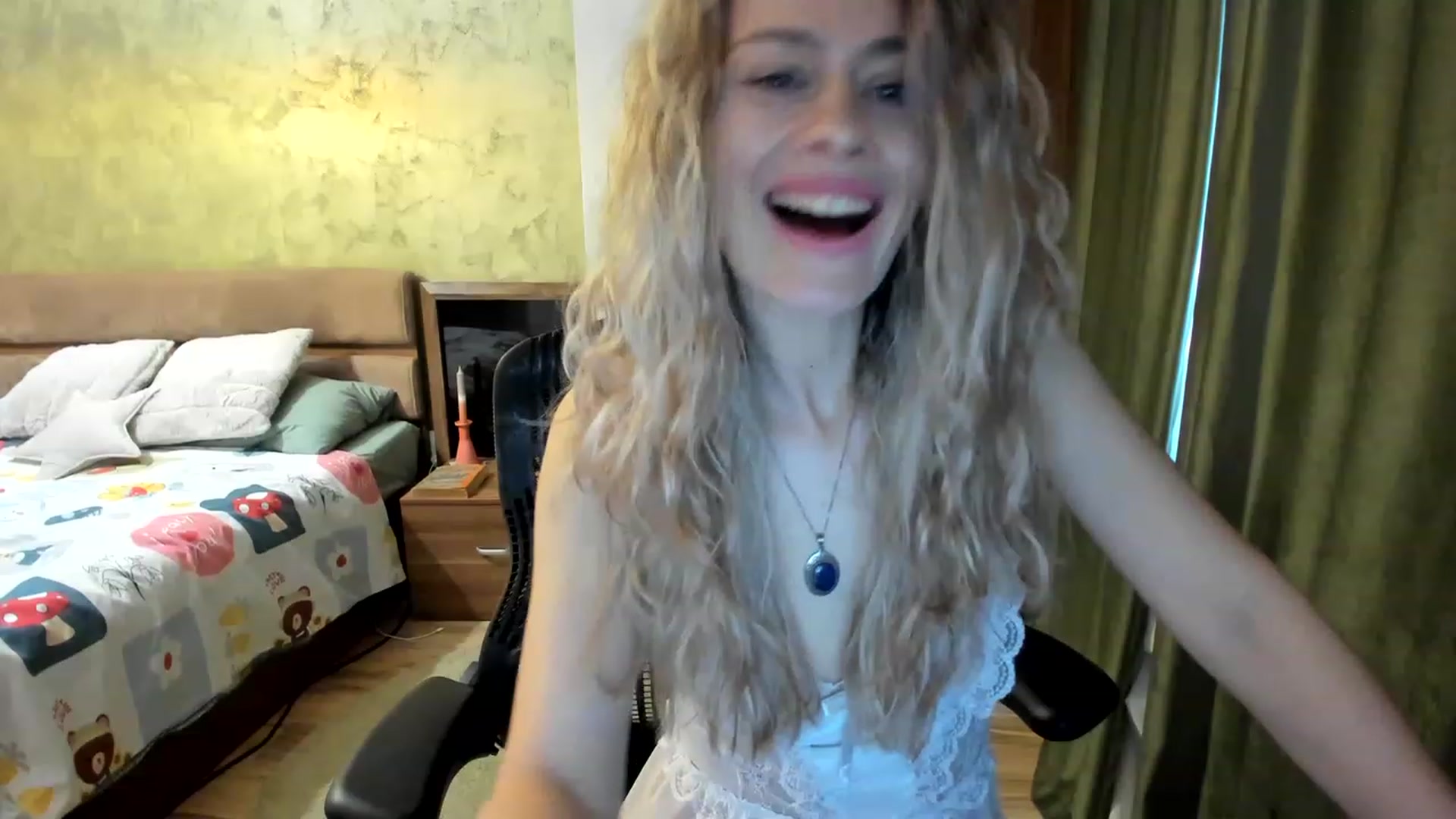 Gallery image thumbnail from DebraPaige's myfreecams stream on, 03/28/2023, 08:39 image 4 of 20