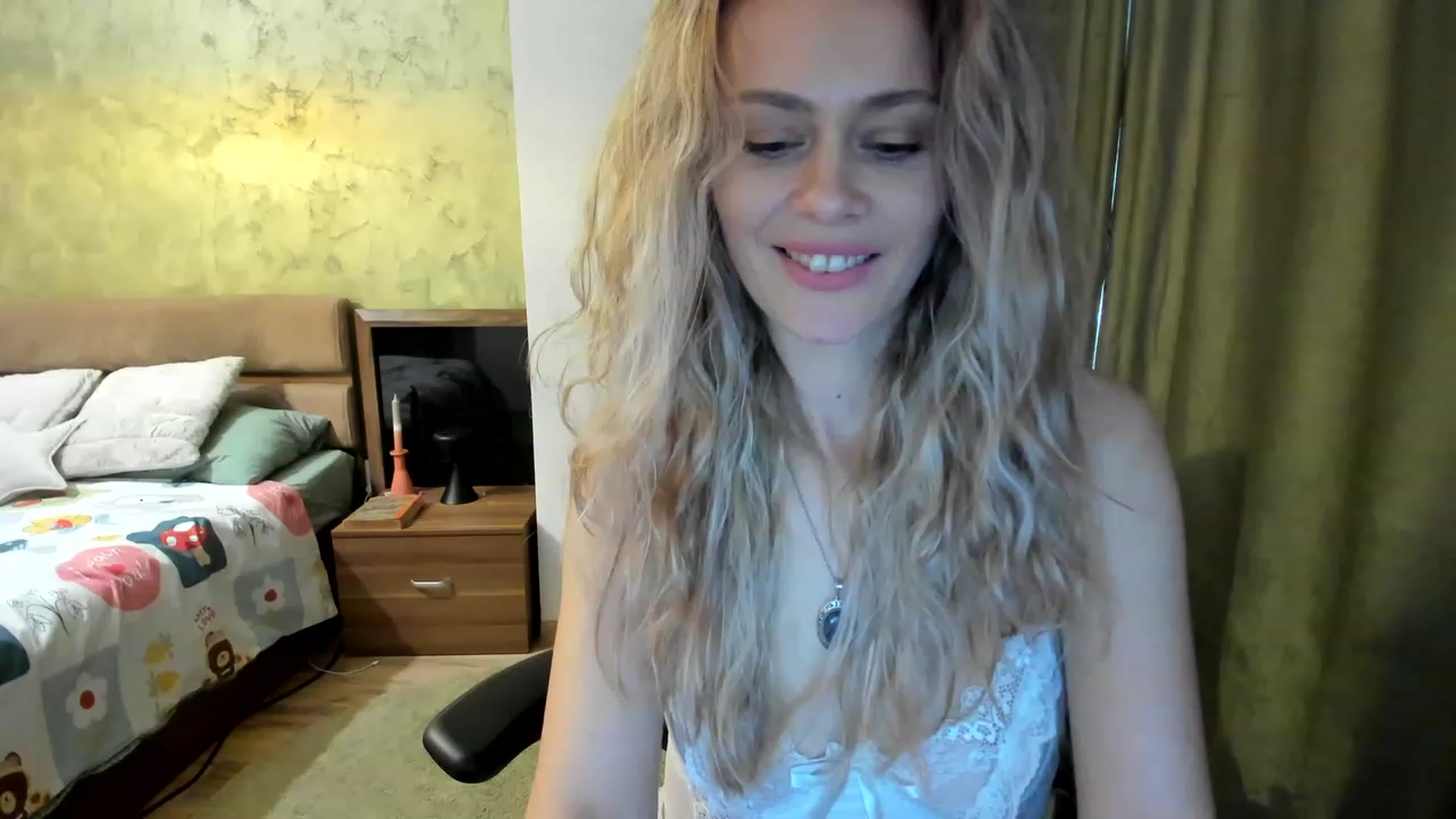 Gallery image thumbnail from DebraPaige's myfreecams stream on, 03/28/2023, 10:49 image 1 of 20