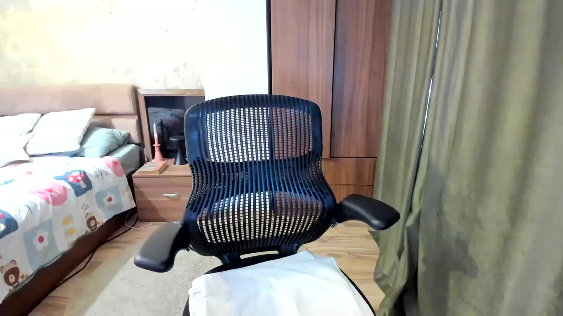 Gallery image thumbnail from DebraPaige's myfreecams stream on, 03/28/2023, 10:49 image 19 of 20