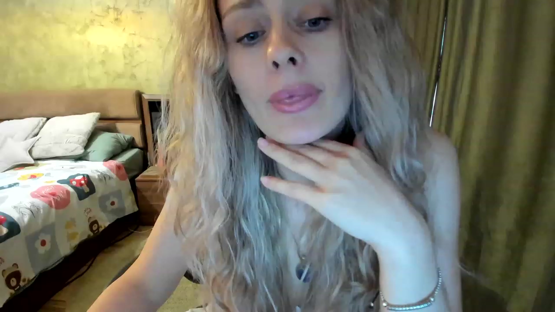 Gallery image thumbnail from DebraPaige's myfreecams stream on, 03/28/2023, 13:32 image 14 of 20