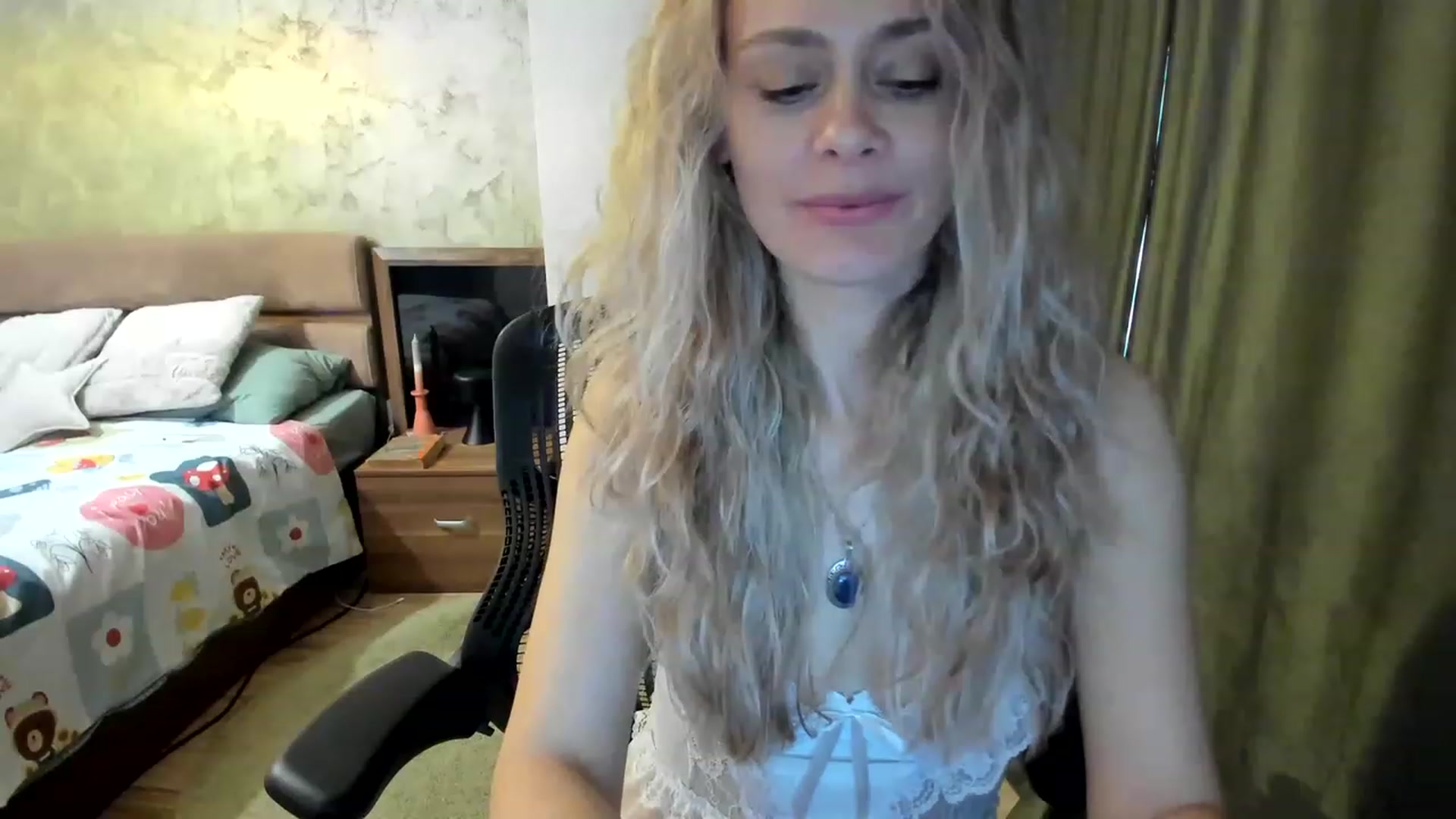 Gallery image thumbnail from DebraPaige's myfreecams stream on, 03/28/2023, 13:32 image 9 of 20