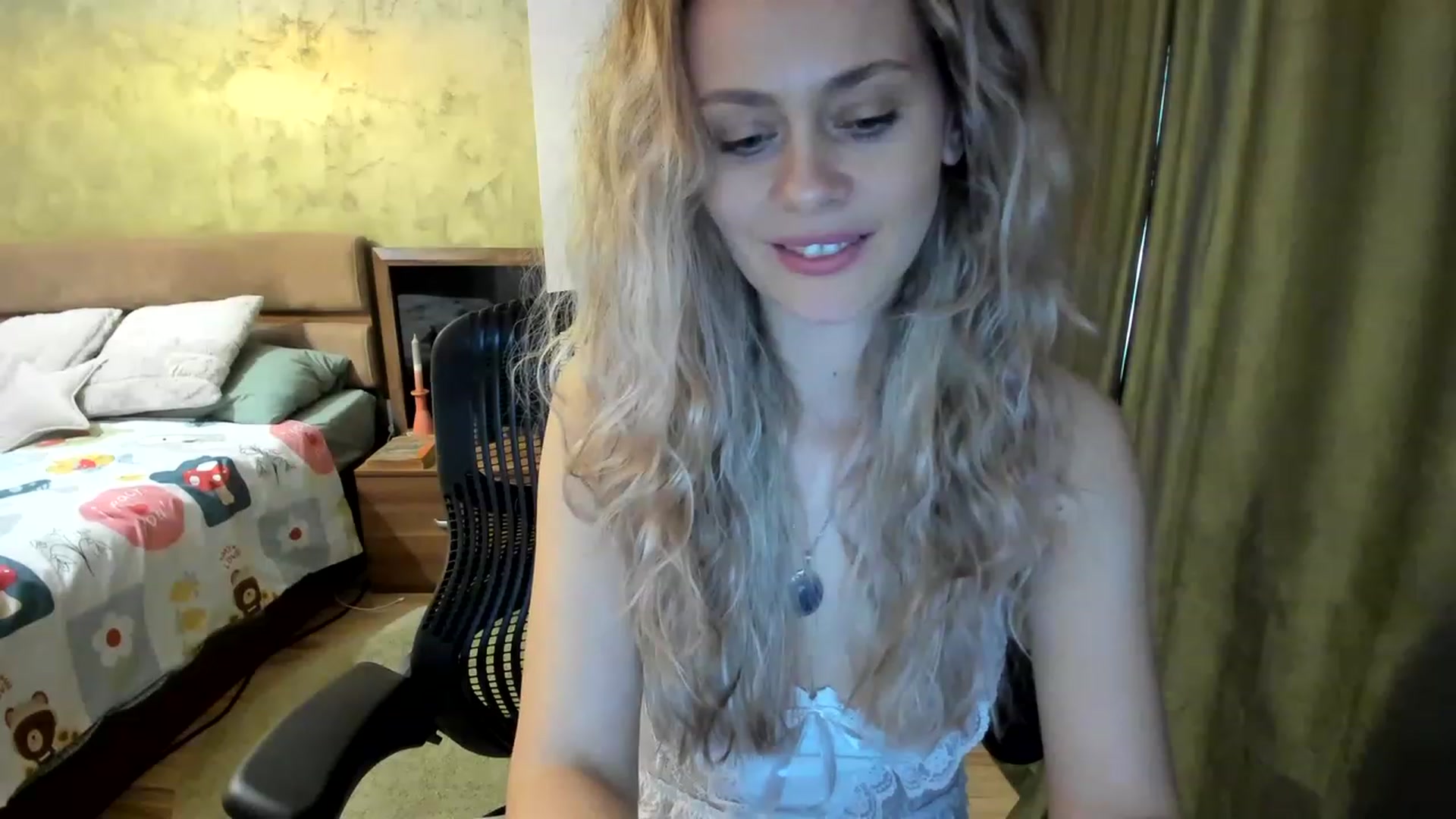 Gallery image thumbnail from DebraPaige's myfreecams stream on, 03/28/2023, 13:32 image 12 of 20
