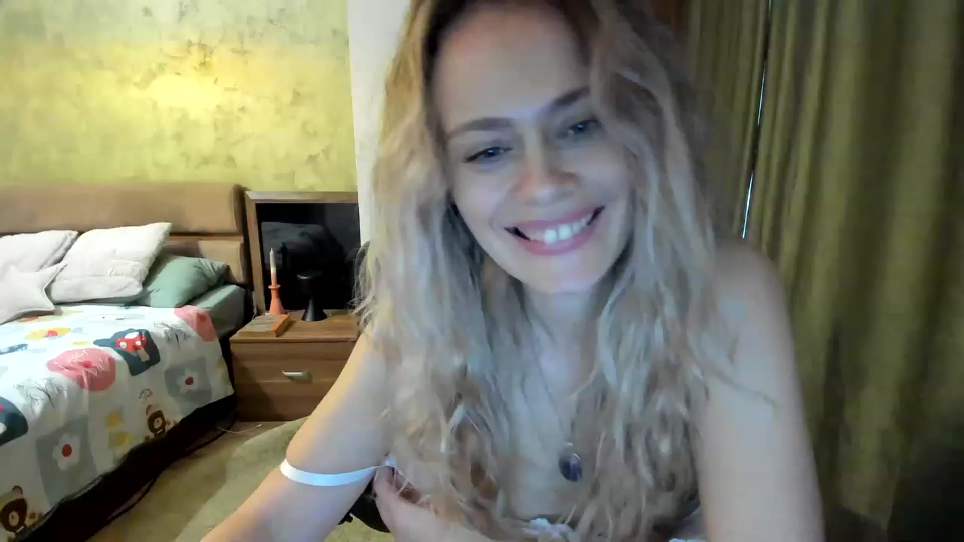 Gallery image thumbnail from DebraPaige's myfreecams stream on, 03/28/2023, 13:32 image 19 of 20