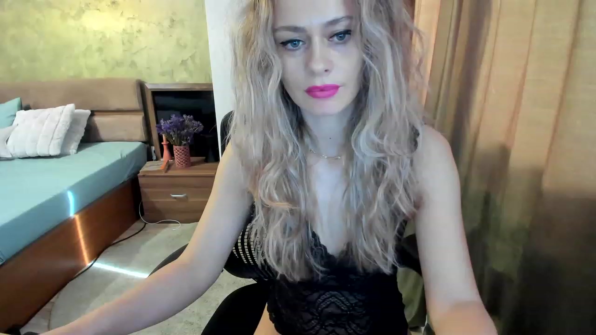 Gallery image thumbnail from DebraPaige's myfreecams stream on, 03/29/2023, 07:55 image 7 of 20