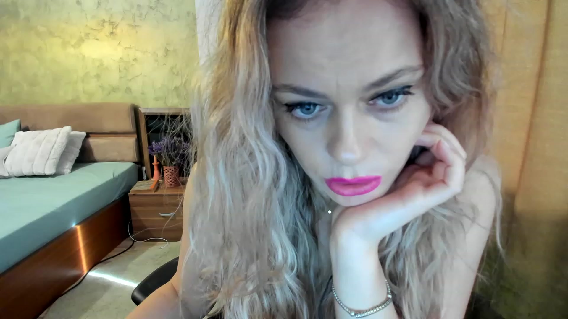 Gallery image thumbnail from DebraPaige's myfreecams stream on, 03/29/2023, 07:55 image 15 of 20