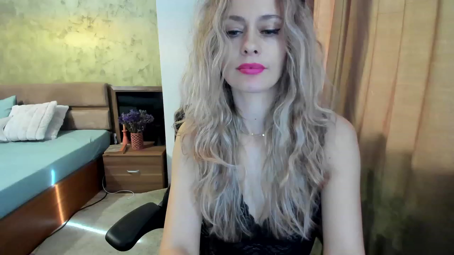Gallery image thumbnail from DebraPaige's myfreecams stream on, 03/29/2023, 07:55 image 9 of 20