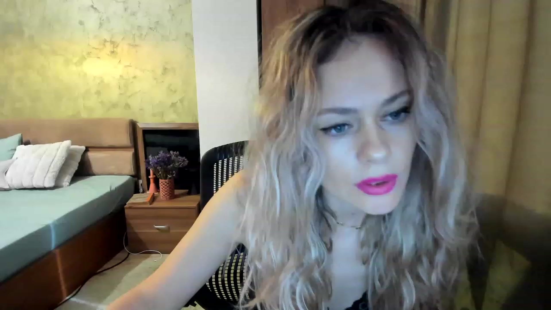 Gallery image thumbnail from DebraPaige's myfreecams stream on, 03/29/2023, 07:55 image 1 of 20