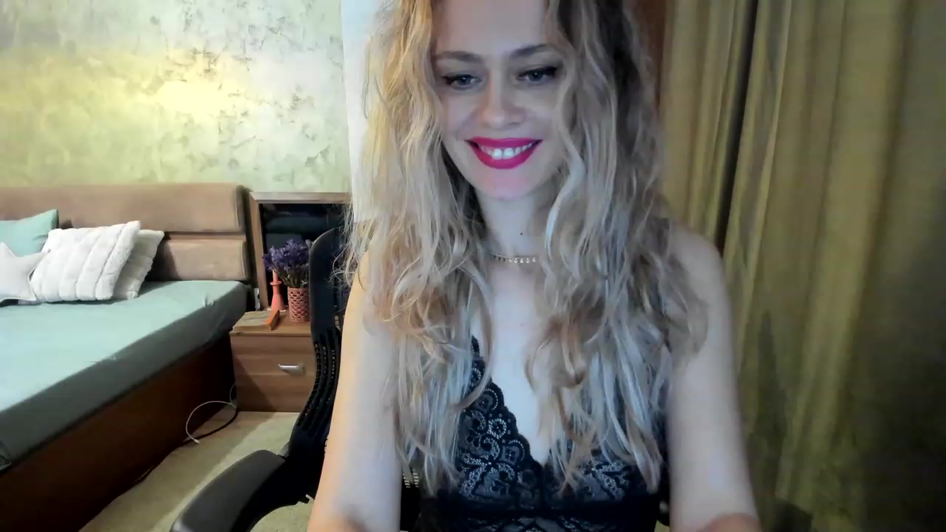 Gallery image thumbnail from DebraPaige's myfreecams stream on, 03/29/2023, 12:04 image 11 of 20