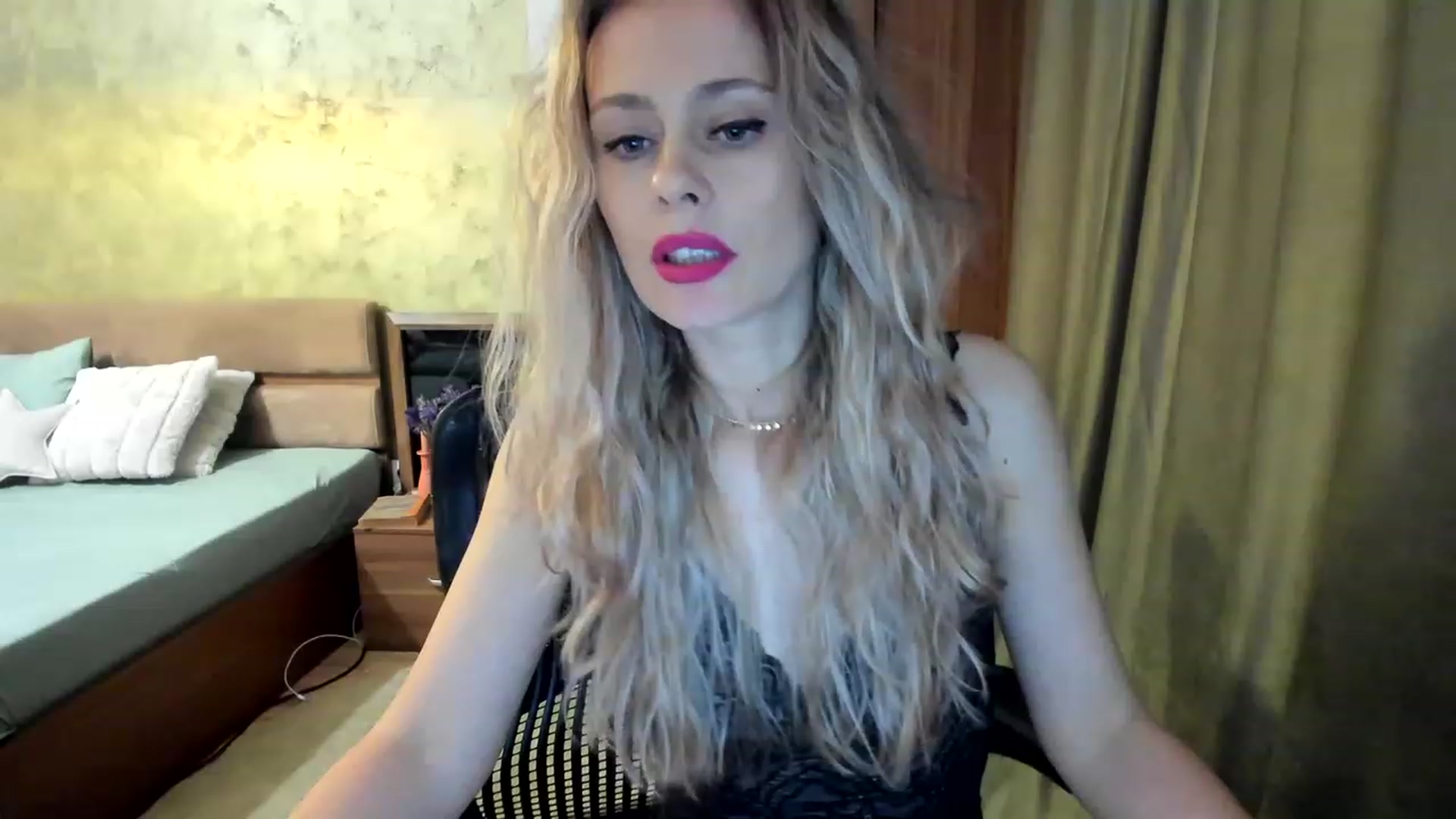 Gallery image thumbnail from DebraPaige's myfreecams stream on, 03/29/2023, 12:04 image 16 of 20