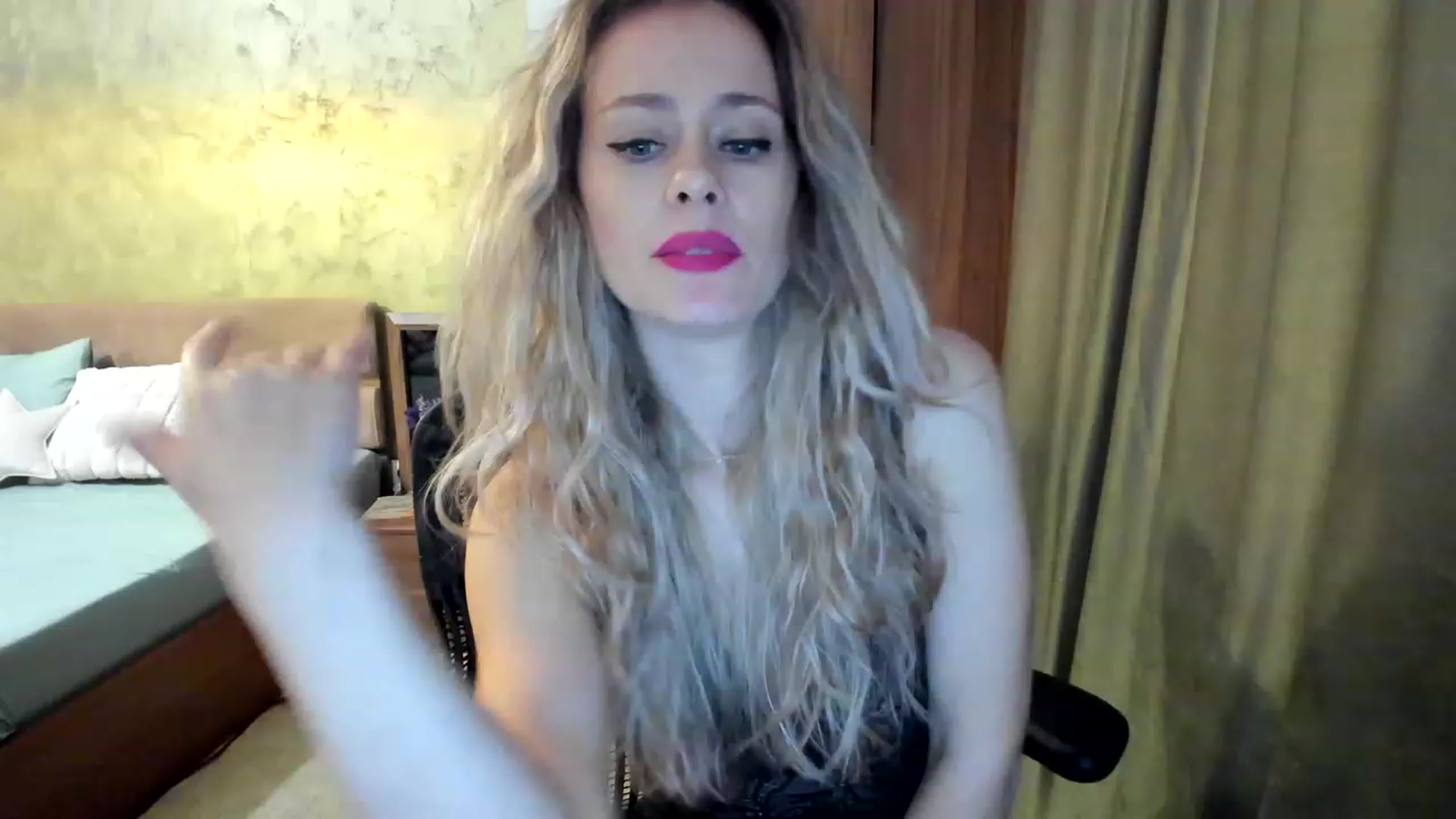Gallery image thumbnail from DebraPaige's myfreecams stream on, 03/29/2023, 12:04 image 17 of 20