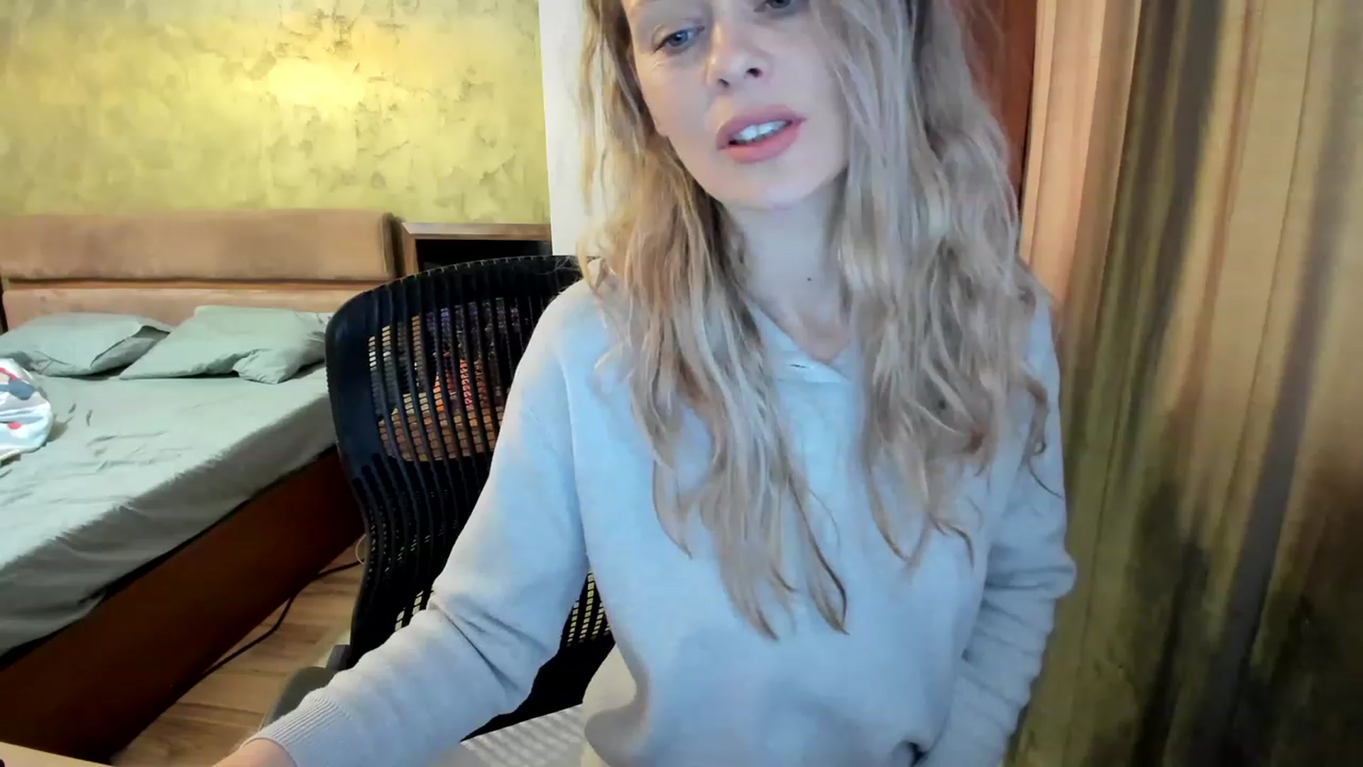 Gallery image thumbnail from DebraPaige's myfreecams stream on, 03/30/2023, 08:57 image 15 of 20