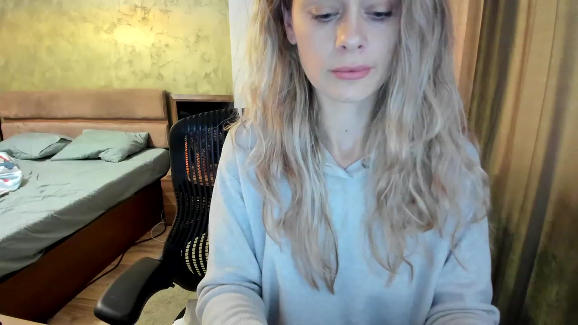 Gallery image thumbnail from DebraPaige's myfreecams stream on, 03/30/2023, 08:57 image 18 of 20