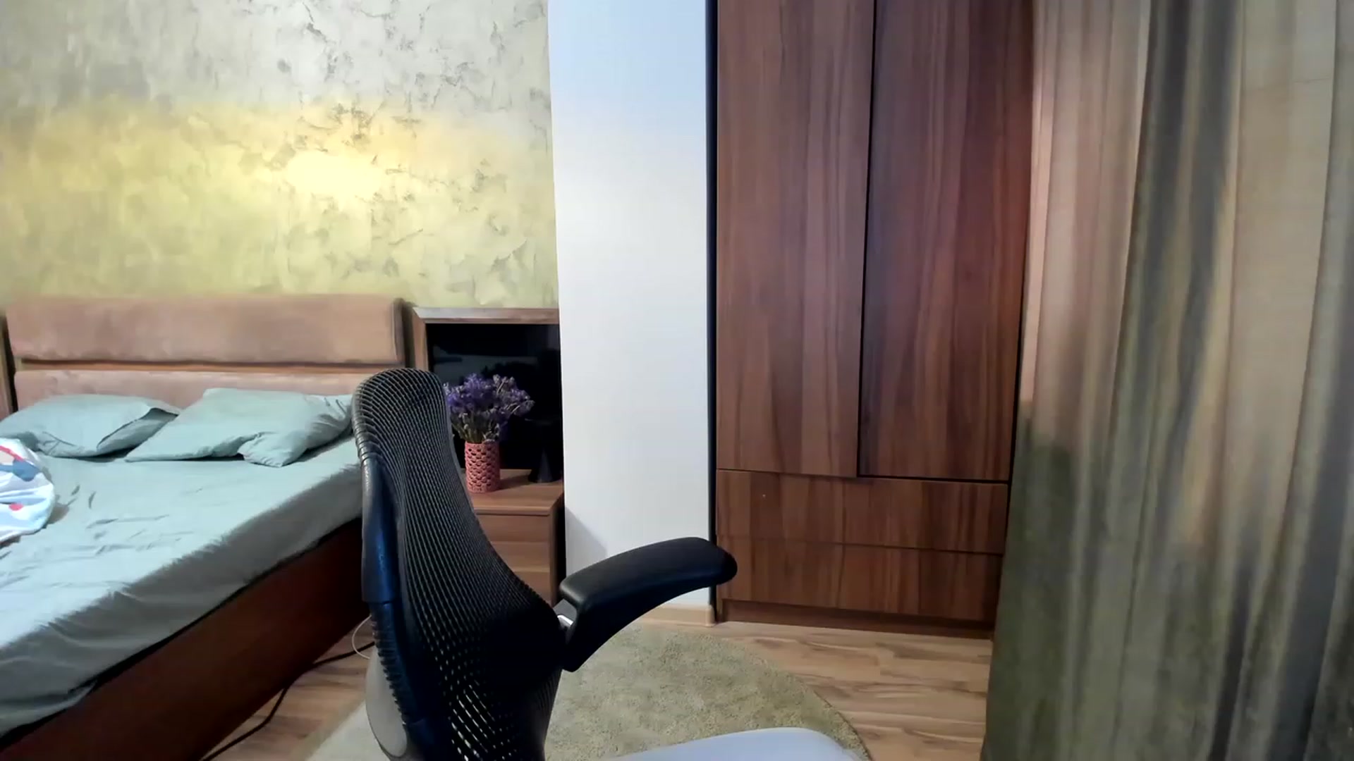 Gallery image thumbnail from DebraPaige's myfreecams stream on, 03/30/2023, 10:46 image 1 of 20
