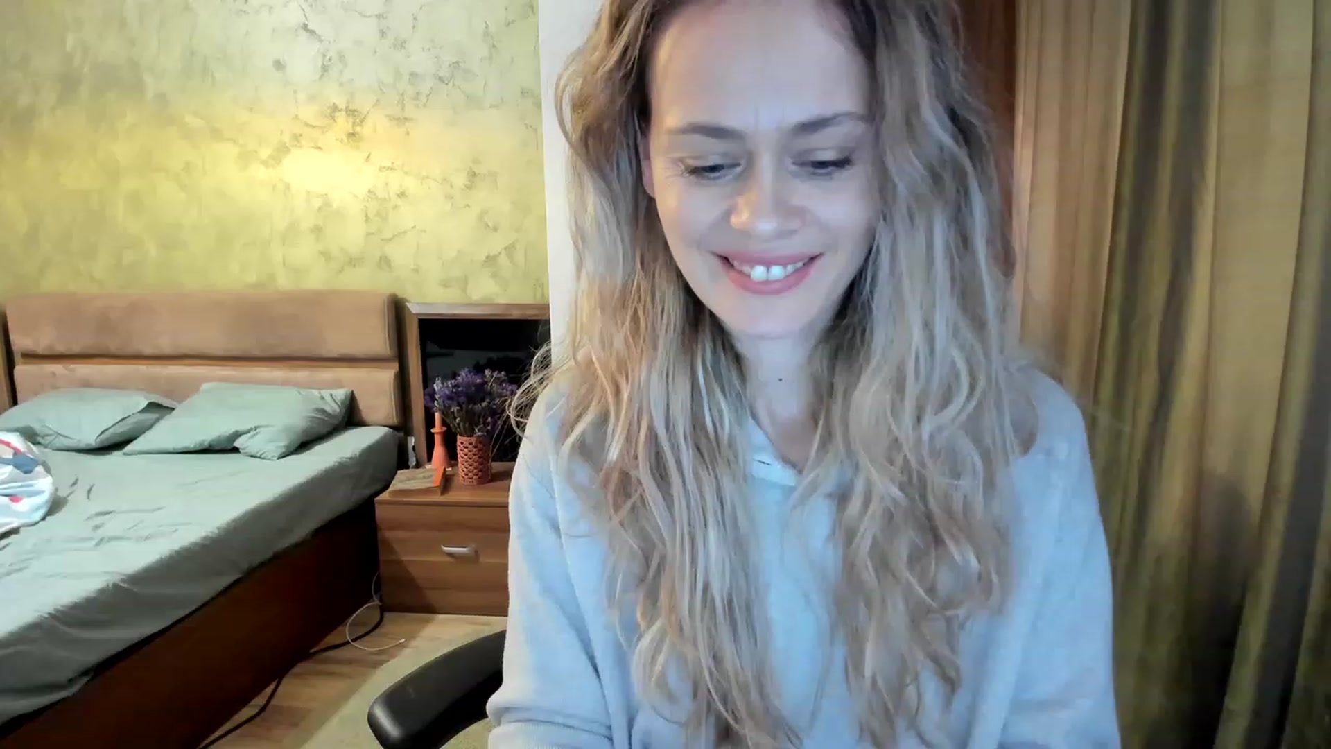 Gallery image thumbnail from DebraPaige's myfreecams stream on, 03/30/2023, 10:46 image 3 of 20