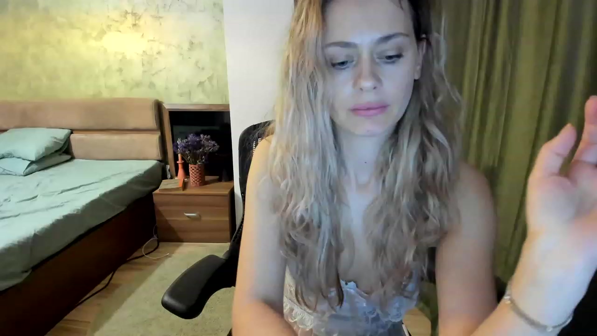 Gallery image thumbnail from DebraPaige's myfreecams stream on, 03/30/2023, 12:57 image 3 of 20